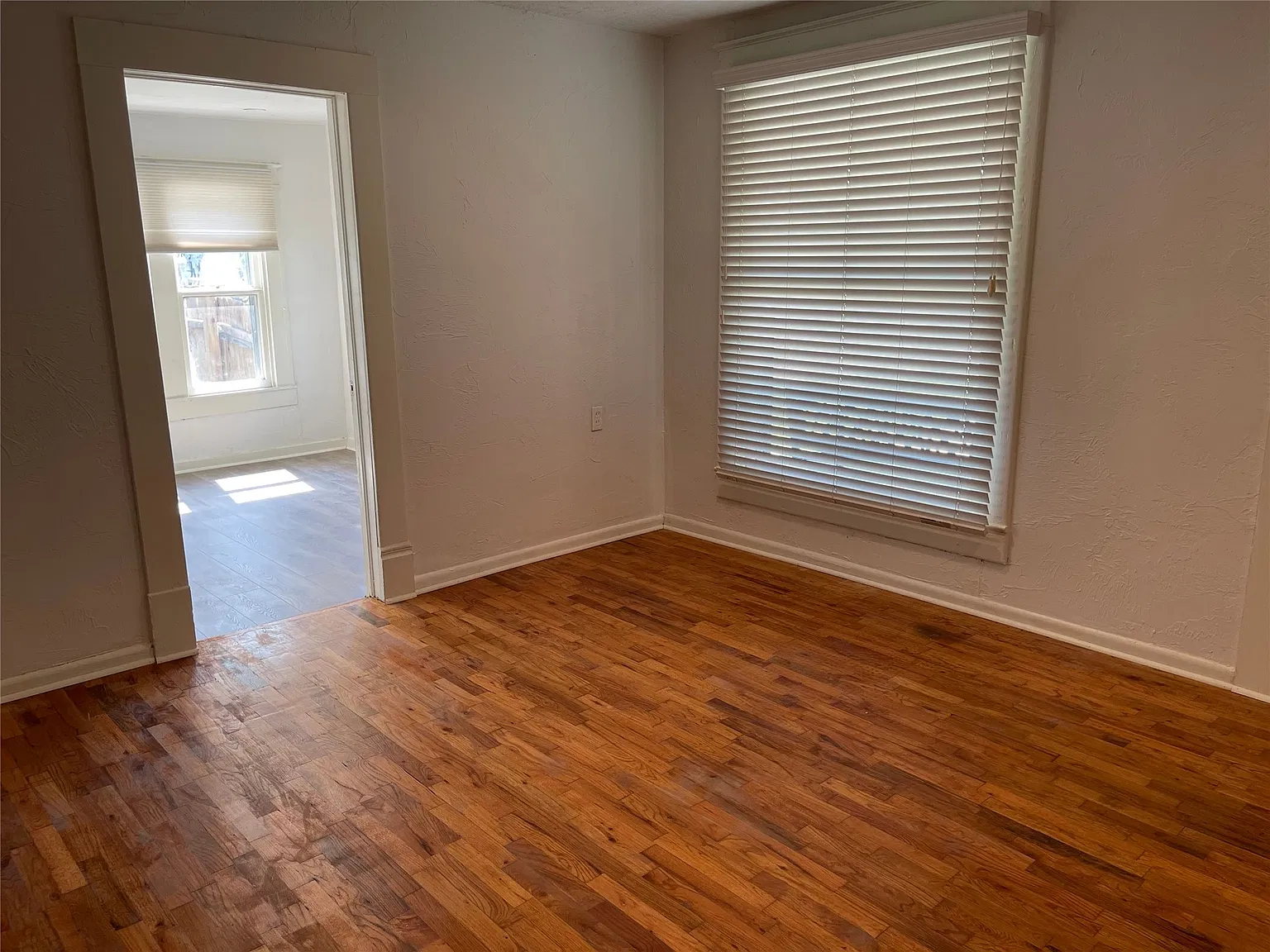 3 bed, 2.0 bath, 1321 sqft, $1,250 — Photo 3