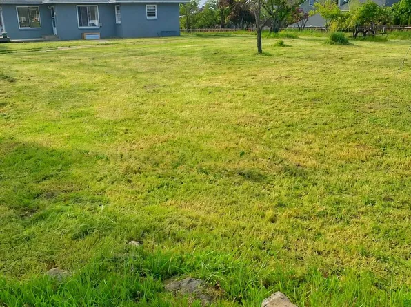 3435 Calle Vista Dr, Medford, OR 97504