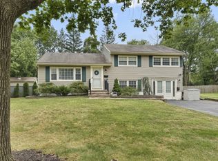8 Circle Rd, Florham Park, NJ 07932