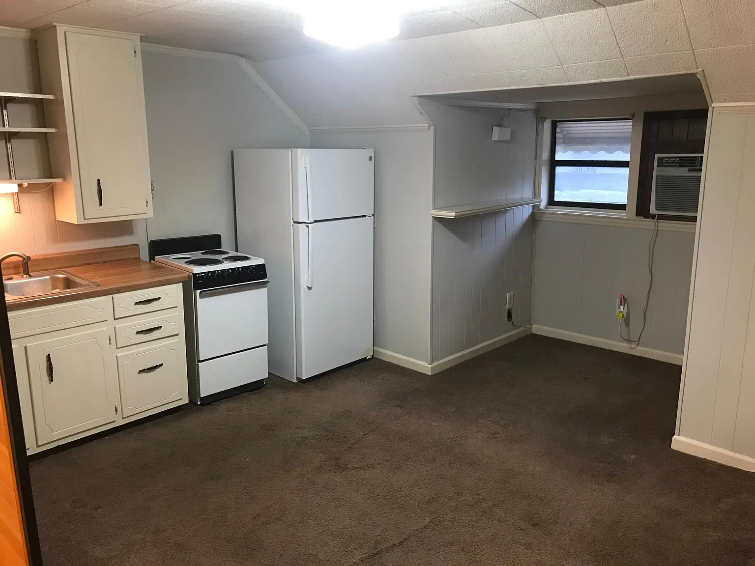 908 N Maple St — Photo 2
