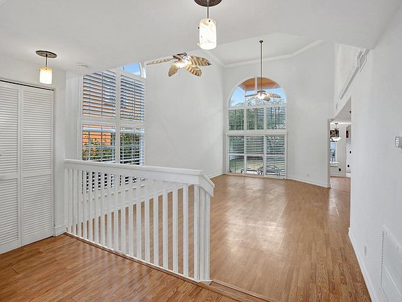 5th image of 2722 Montevideo Avenue