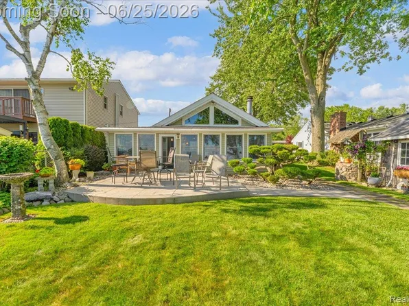 9905 Dixie Hwy, Fair Haven, MI 48023