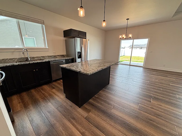 1417 Meadow Ln — Photo 10