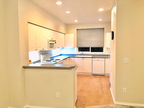 2nd image of 16125 Juanita Woodinville Way NE Unit 2612