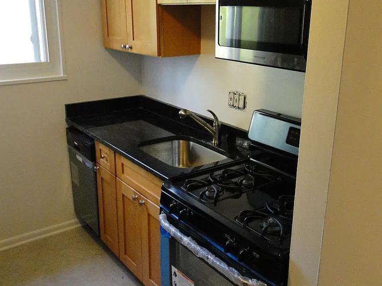 306 Adams Ave #303 — Photo 6