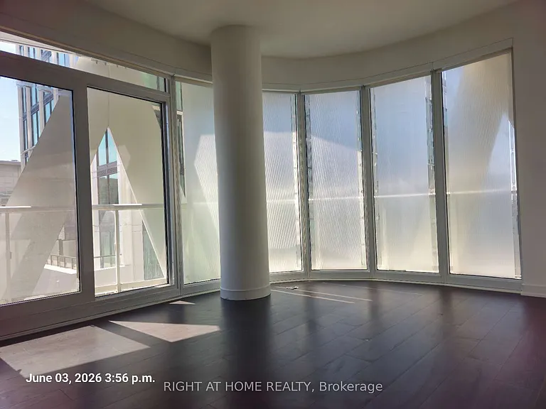 230 Simcoe St #1233 — Photo 4