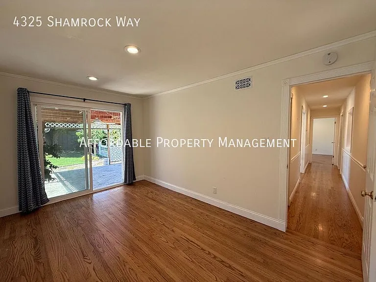 4325 Shamrock Way — Photo 13