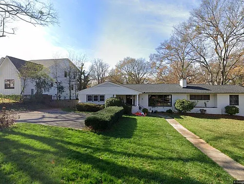 8 Tyler St Photo 1