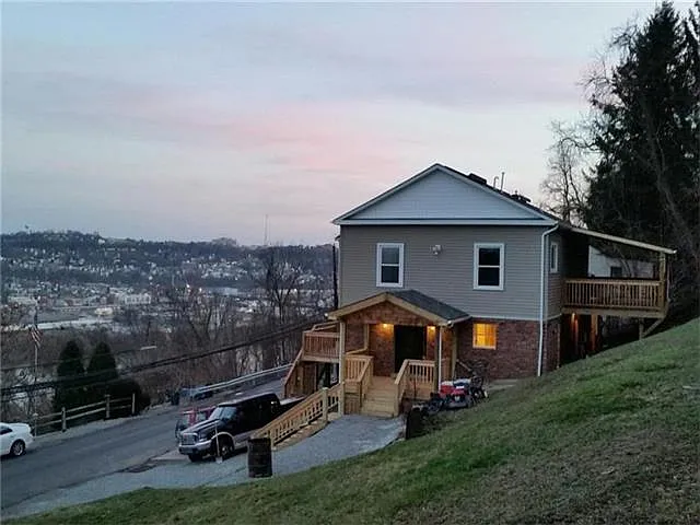 2545 Pittview Ave photo 1