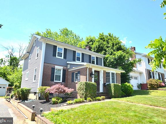 2nd image of 14 Hillside Rd