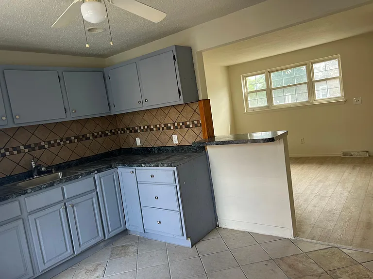 665 Garden St — Photo 15