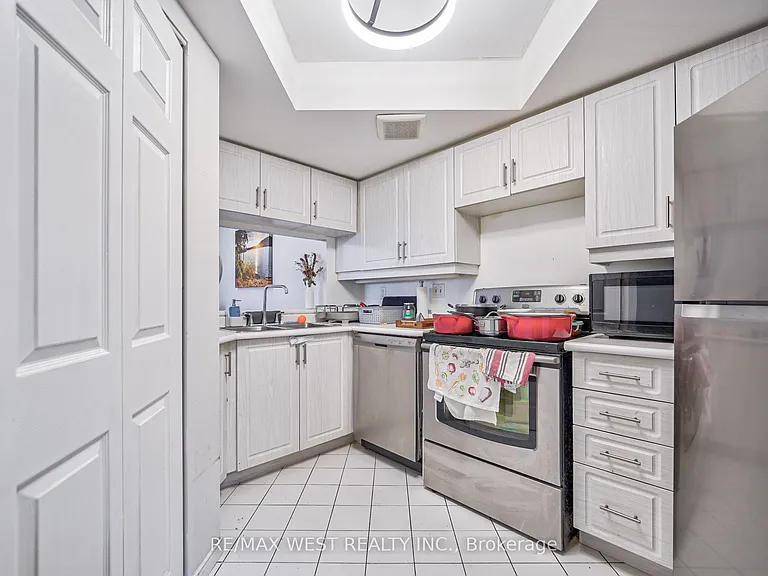 250 Webb Dr #503 — Photo 21