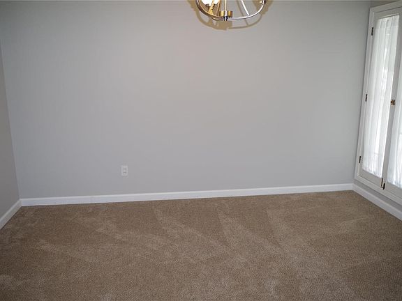 5th image of 3025 Durwood Dr