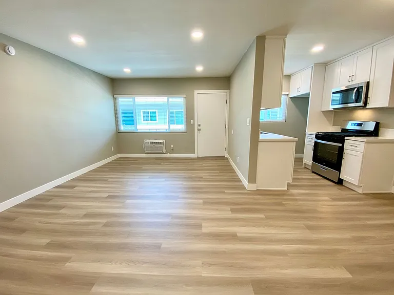 455 W Dryden St — Photo 3