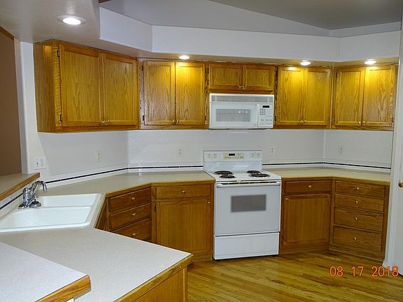 5th image of 1843 E Laurelwood Dr