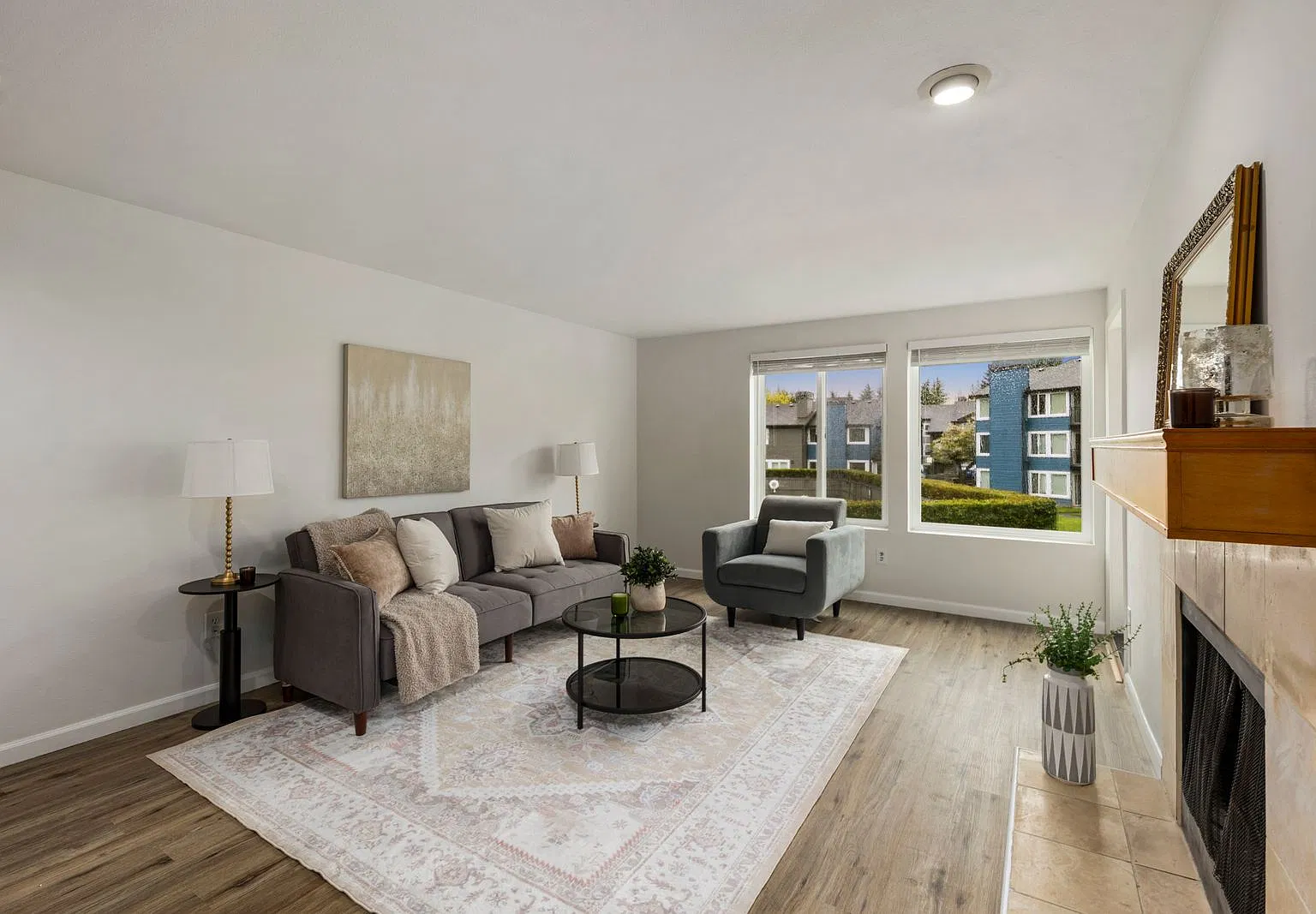 2 bed, 956 sqft, $3,250 — Photo 2