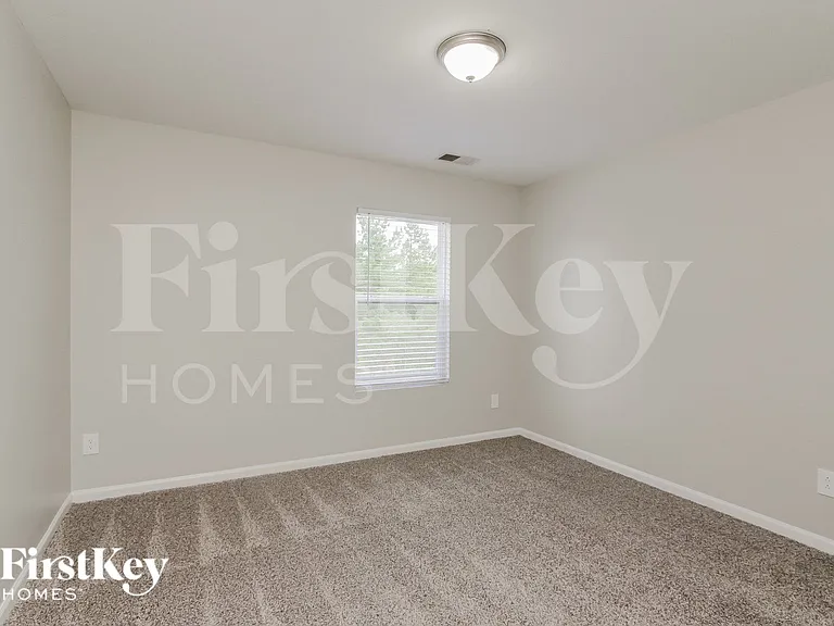 13704 Stringfellow Ln — Photo 11
