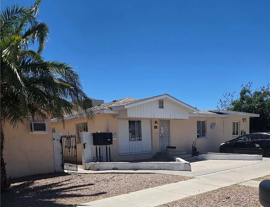 413 W Van Buren Ave #9