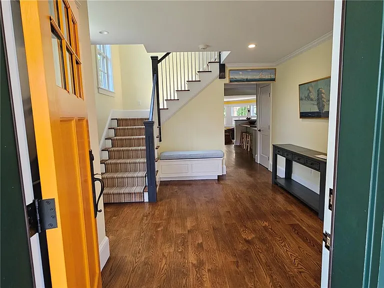 209 Coggeshall Ave — Photo 7