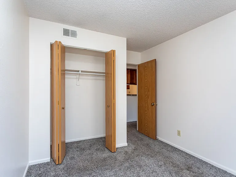 Palmetto Club Apartments — Photo 7
