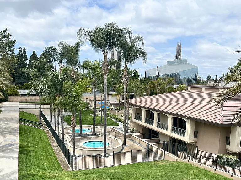 The Terrace Apartments — Photo 34