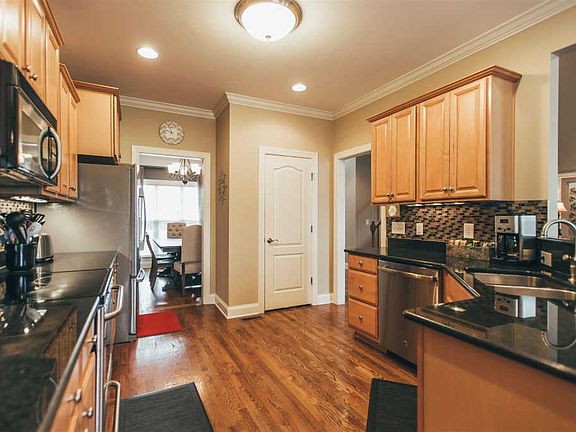5th image of 311 Goodman Dr