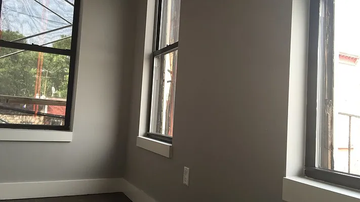 Rented by Nooklyn NYC LLC | media 48