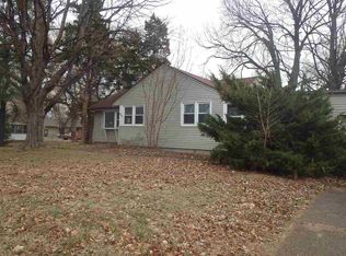 2022 N Elm St, Henderson, KY 42420