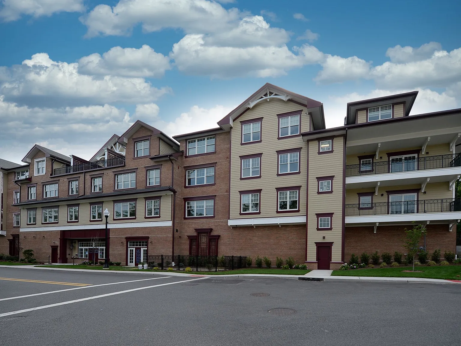 Chestnut Village — Photo 1