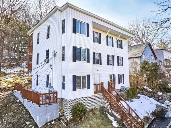 90 Leighton St, Fitchburg, MA 01420