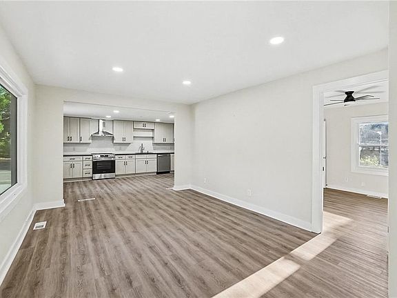 4th image of 5628 Melrose Ln