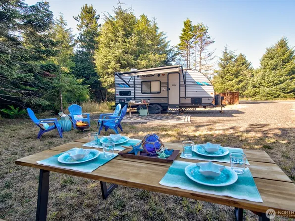 714 Island Circle SE, Ocean Shores, WA 98569