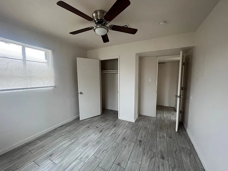 2233 E Wood St — Photo 7