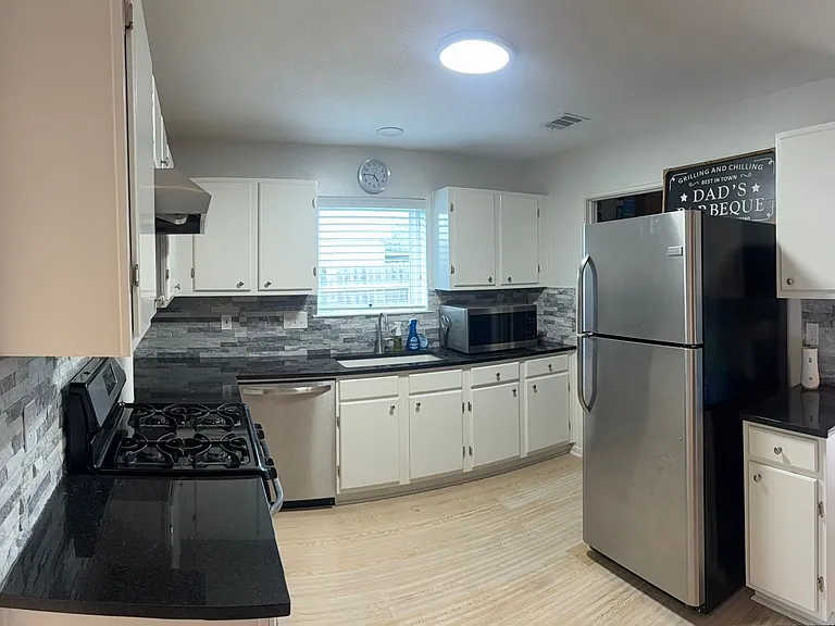 2722 Springstone Dr — Photo 3