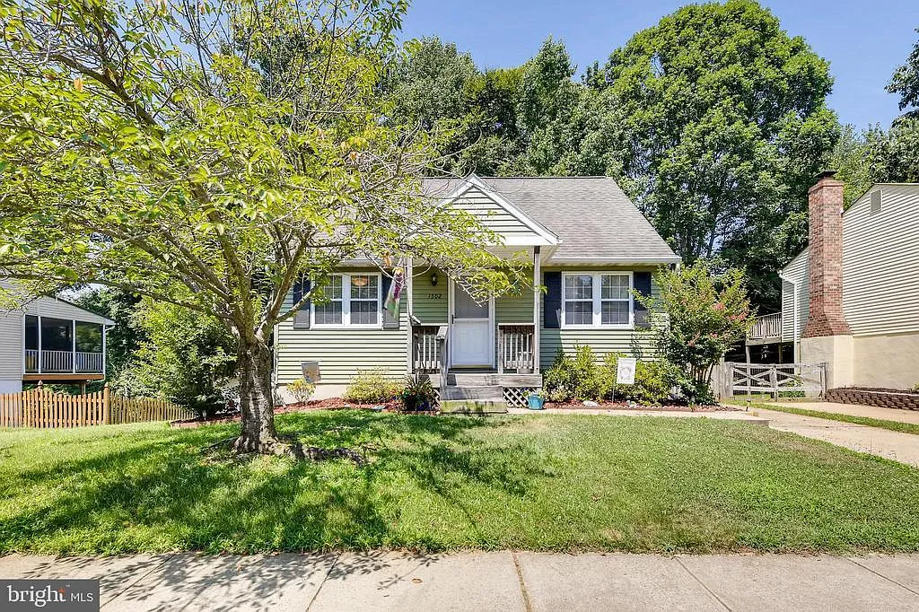 1502 Hickory Wood Dr photo 1