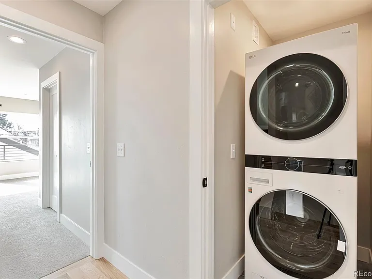 1453 Irving St — Photo 12