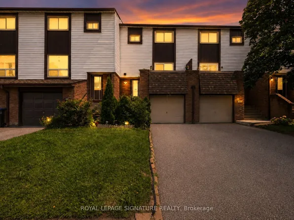 1221 Dundix Rd #132, Mississauga, ON L4Y 3Y9