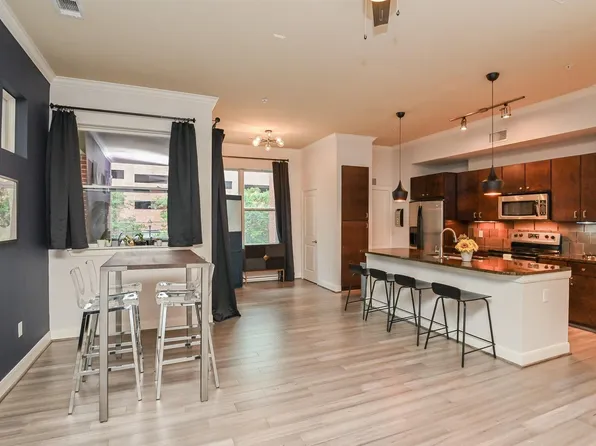300 Saint Joseph Pkwy APT 123, Houston, TX 77002