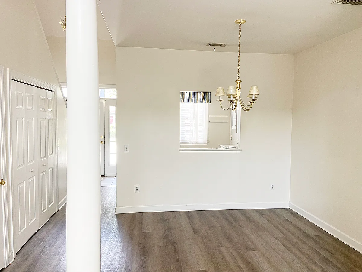 Building Photo - 5006 Carleton Dr #31-1