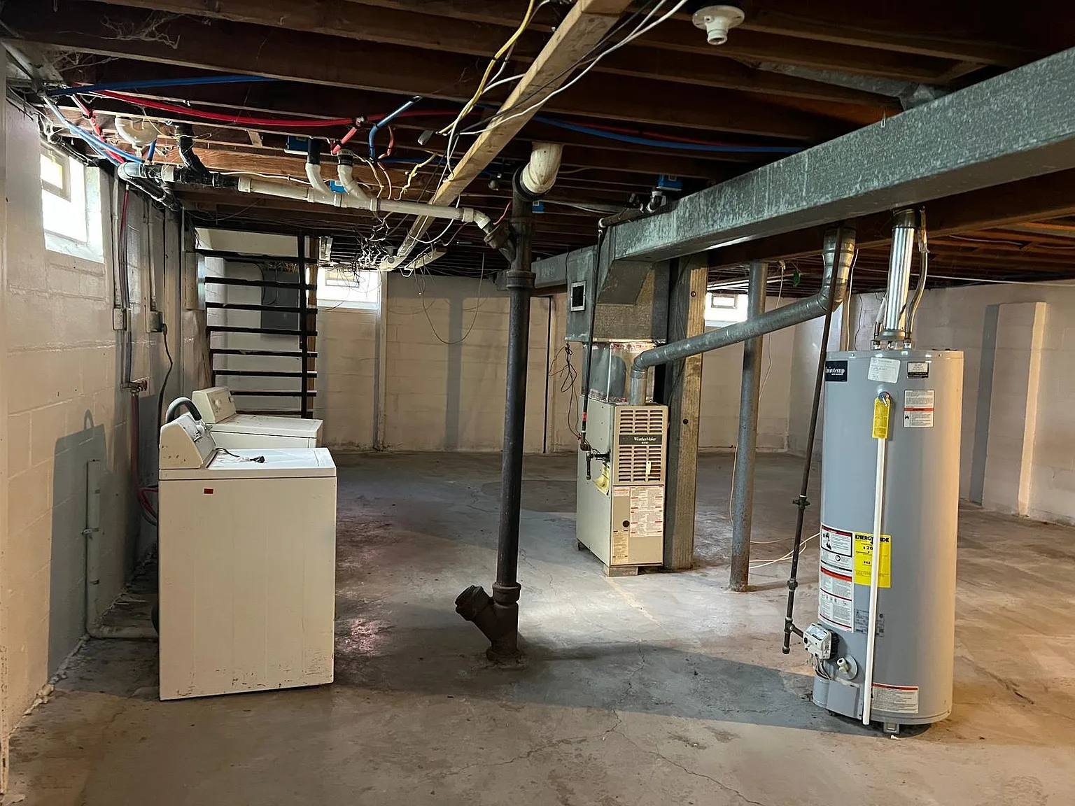2089 Bancroft St — Photo 4