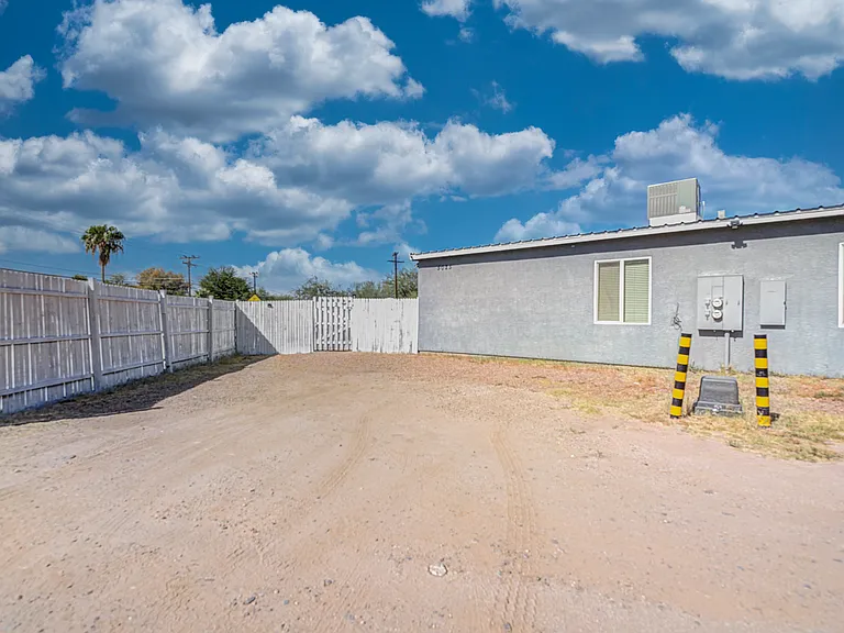 5025 E Lee St #2 — Photo 34
