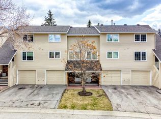 322 SW Point McKay Gdns NW, Calgary, AB T3B4V8