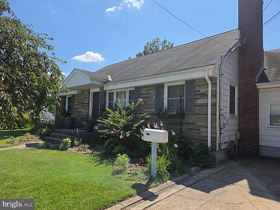 2nd image of 321 Buttonwood St