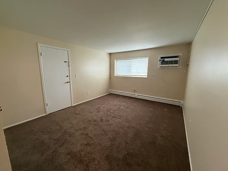 1090 Mineral Spring Ave #3 — Photo 3