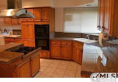 1st image of 1521 Sunnyhill Dr
