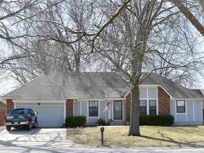408 NW Manor Dr, Blue Springs, MO, 64014