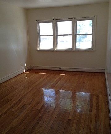 5th image of 833 S 19th Ave