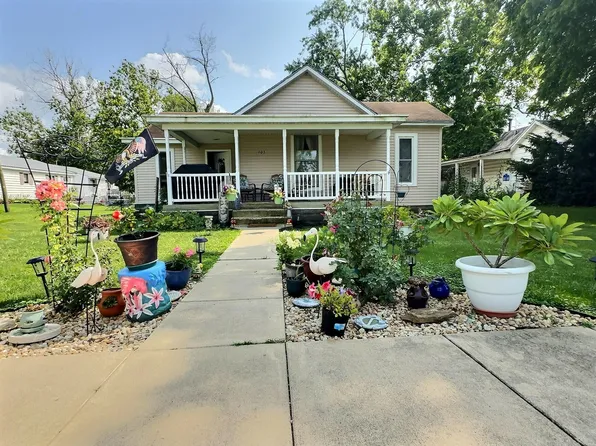103 W Goss St, Kentland, IN 47951