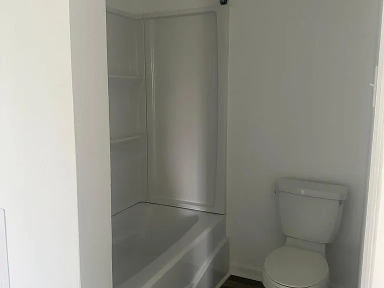 211 Sharon Dr — Photo 17