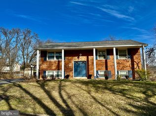 306 Dupont St, Sterling, VA 20164